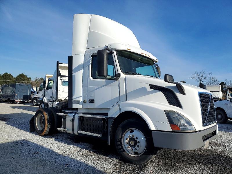 2017 VOLVO VNL — VIN 4V4N39TG1HN988029