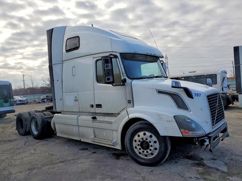 2015 VOLVO VN — VIN 4V4NC9EH5FN190250