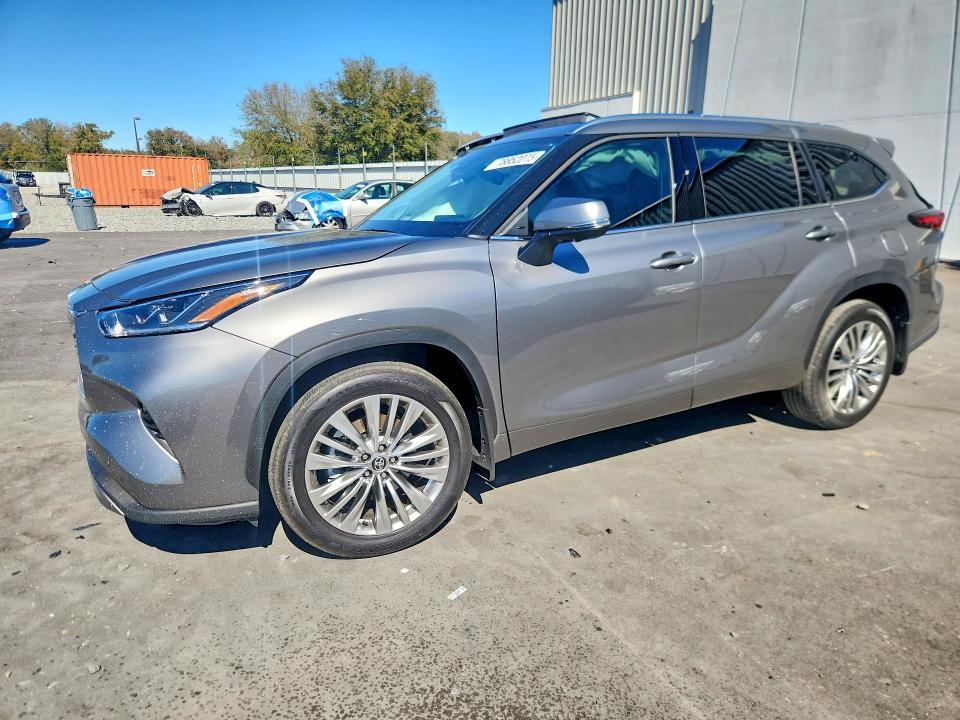 2026 TOYOTA HIGHLANDER — VIN 5TDKDRBH9TS600554