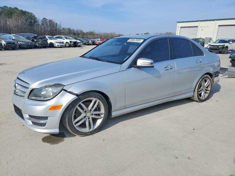 2013 MERCEDES-BENZ C 250 — VIN WDDGF4HB4DR293886