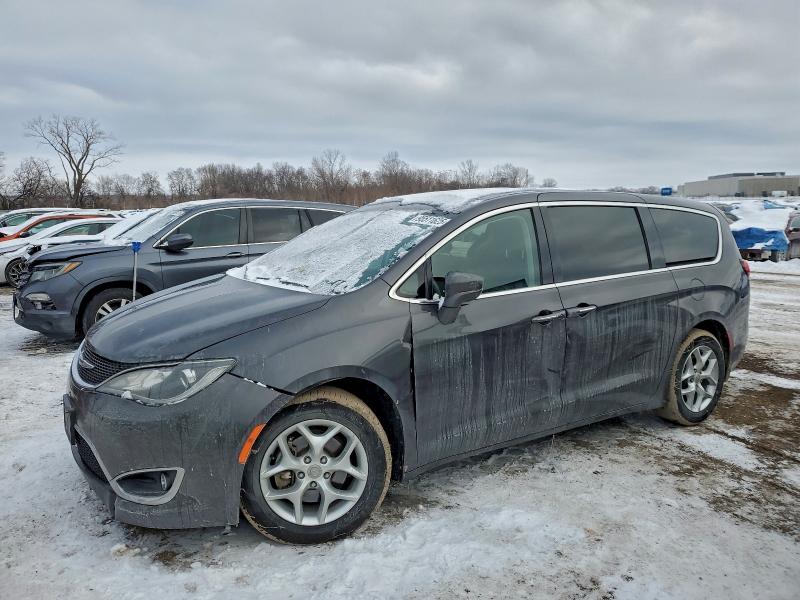 2018 CHRYSLER PACIFICA T — VIN 2C4RC1FG6JR109904