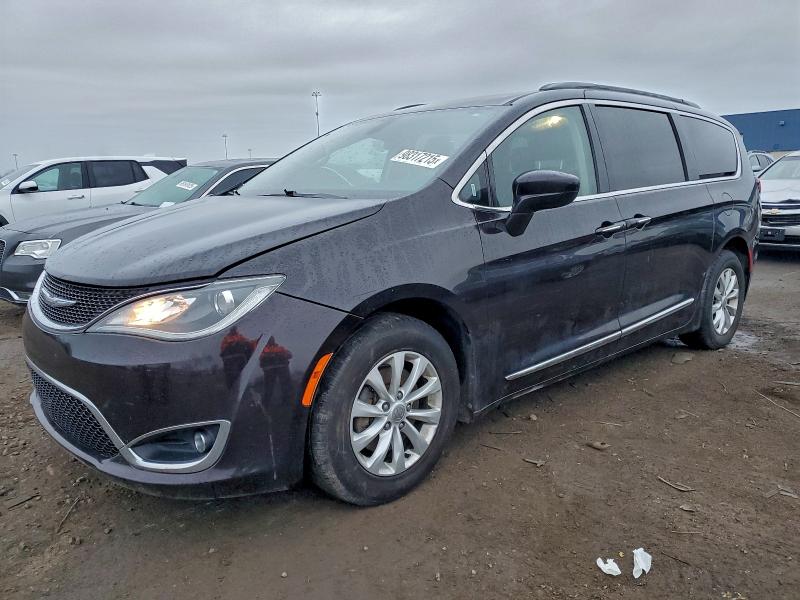 2017 CHRYSLER PACIFICA T — VIN 2C4RC1BG5HR616423