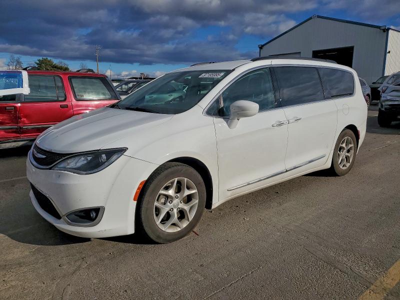 2017 CHRYSLER PACIFICA T — VIN 2C4RC1BG4HR810442