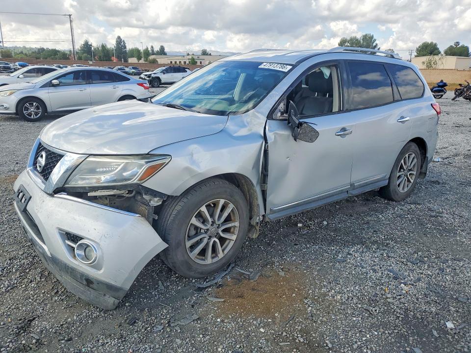 2016 NISSAN PATHFINDER — VIN 5N1AR2MN1GC646003