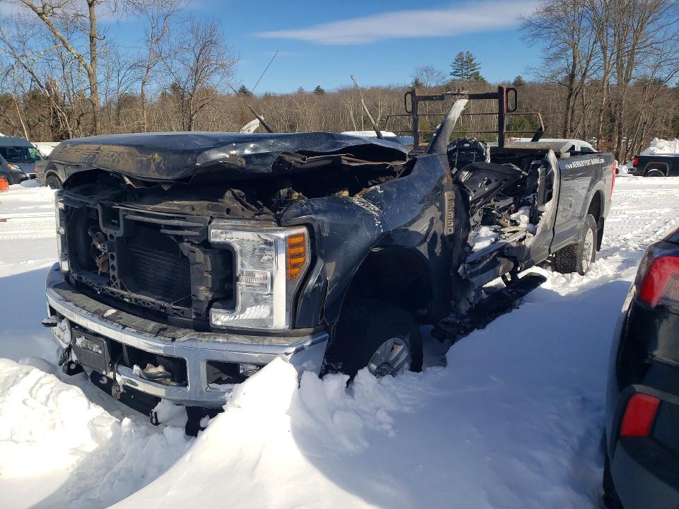 2018 FORD F350 — VIN 1FT8X3B61JEC51485