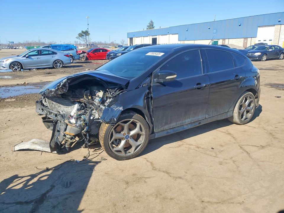 2017 FORD FOCUS — VIN 1FADP3L94HL275931