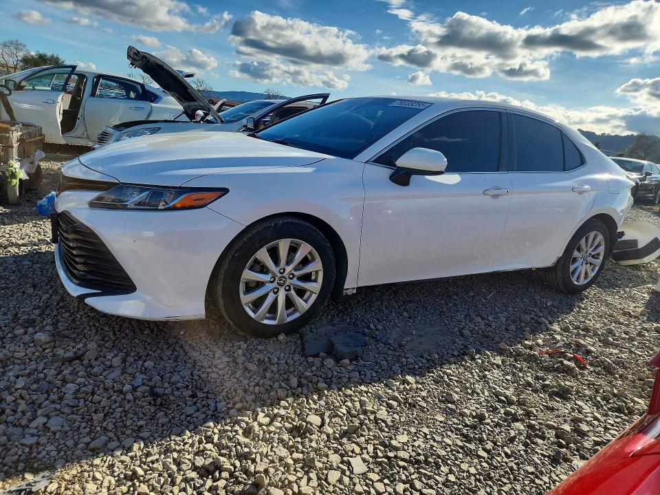 2018 TOYOTA CAMRY — VIN JTNB11HK0J3038955