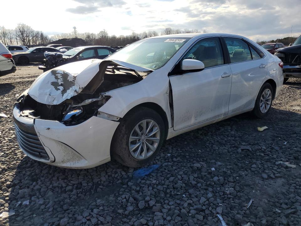 2016 TOYOTA CAMRY — VIN 4T4BF1FKXGR526288