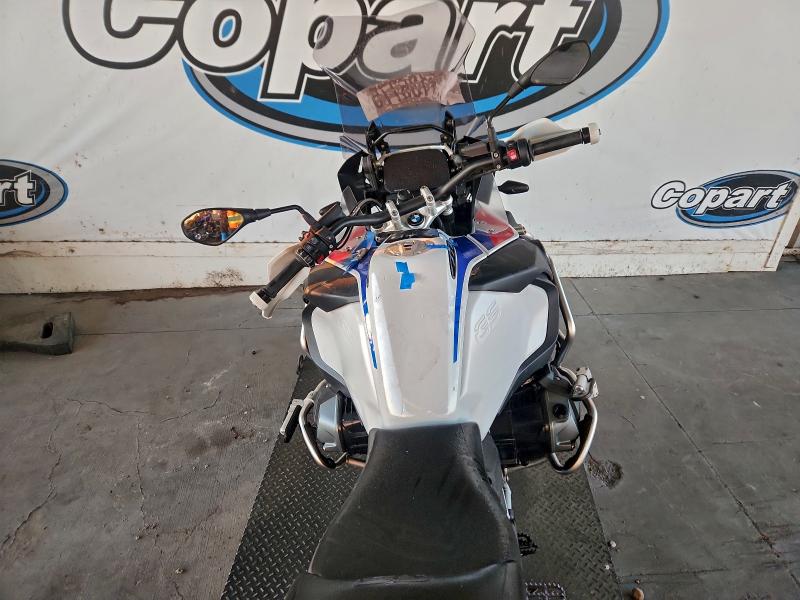 WB10M130XN6G12006