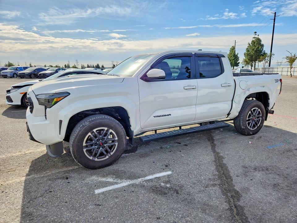 2024 TOYOTA TACOMA — VIN 3TMLB5JN3RM011180