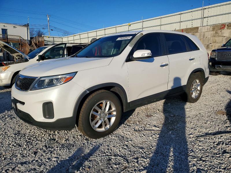 2015 KIA SORENTO LX — VIN 5XYKT3A63FG565933
