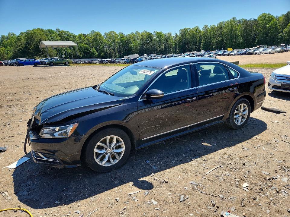 2017 VOLKSWAGEN PASSAT — VIN 1VWAT7A35HC015565