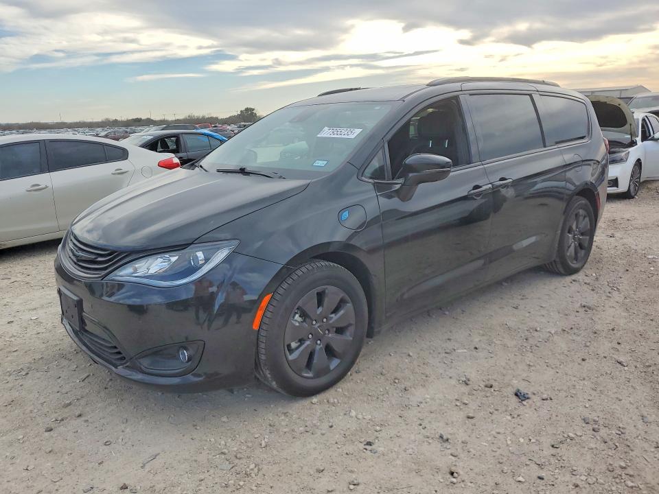 2019 CHRYSLER PACIFICA H — VIN 2C4RC1N72KR681717