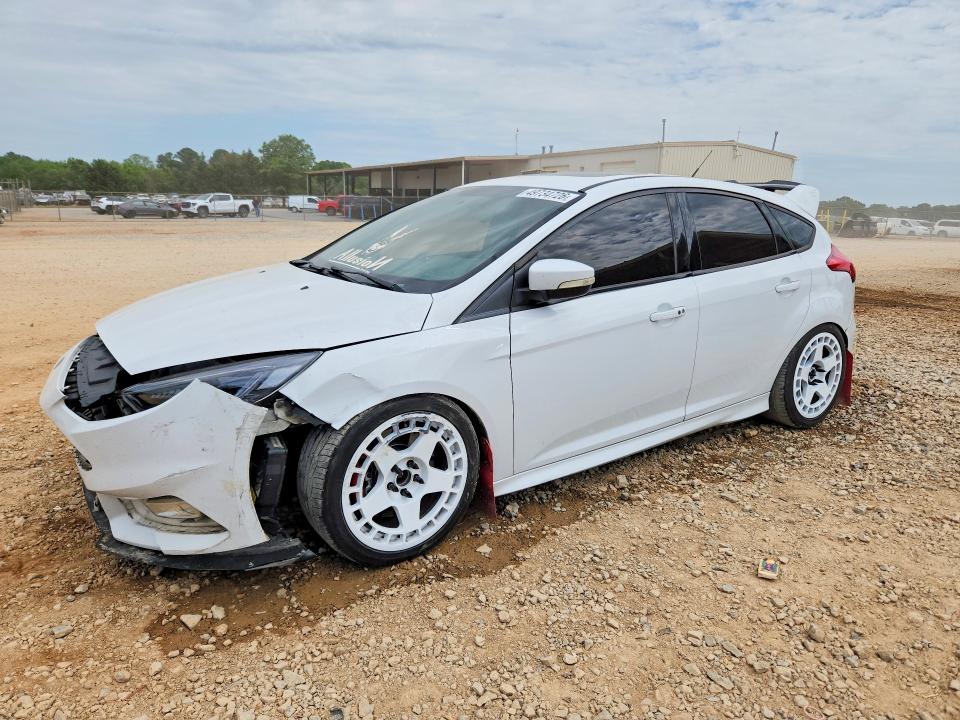 2015 FORD FOCUS — VIN 1FADP3L94FL387223
