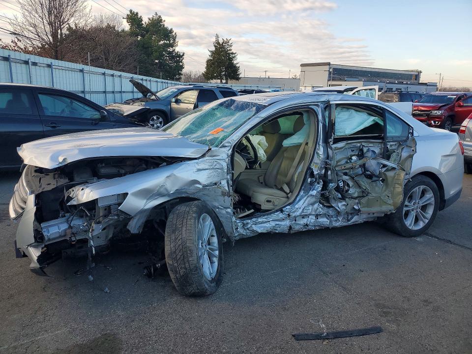 2015 FORD TAURUS — VIN 1FAHP2H81FG199313