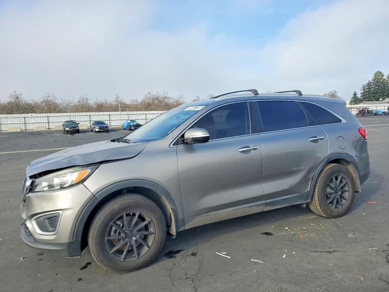 2017 KIA SORENTO LX — VIN 5XYPG4A30HG271768