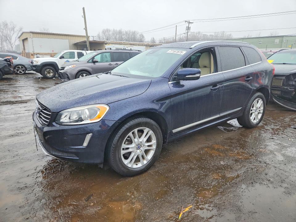 2016 VOLVO XC60 — VIN YV4612RKXG2839950