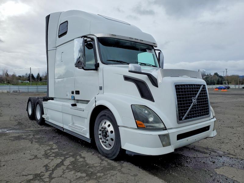 2015 VOLVO VNL — VIN 4V4NC9EH1FN177690