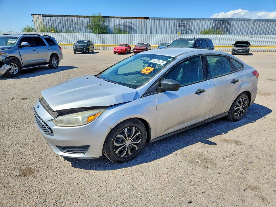 2016 FORD FOCUS — VIN 1FADP3E2XGL221399