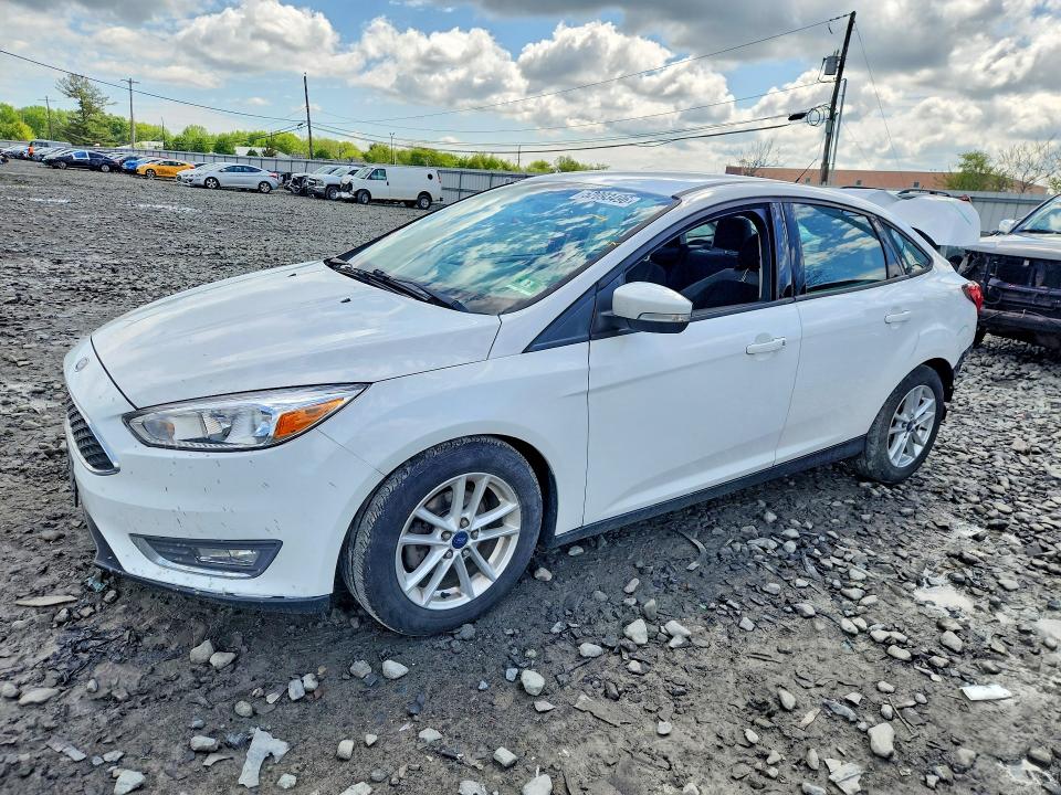 2015 FORD FOCUS — VIN 1FADP3F22FL384092