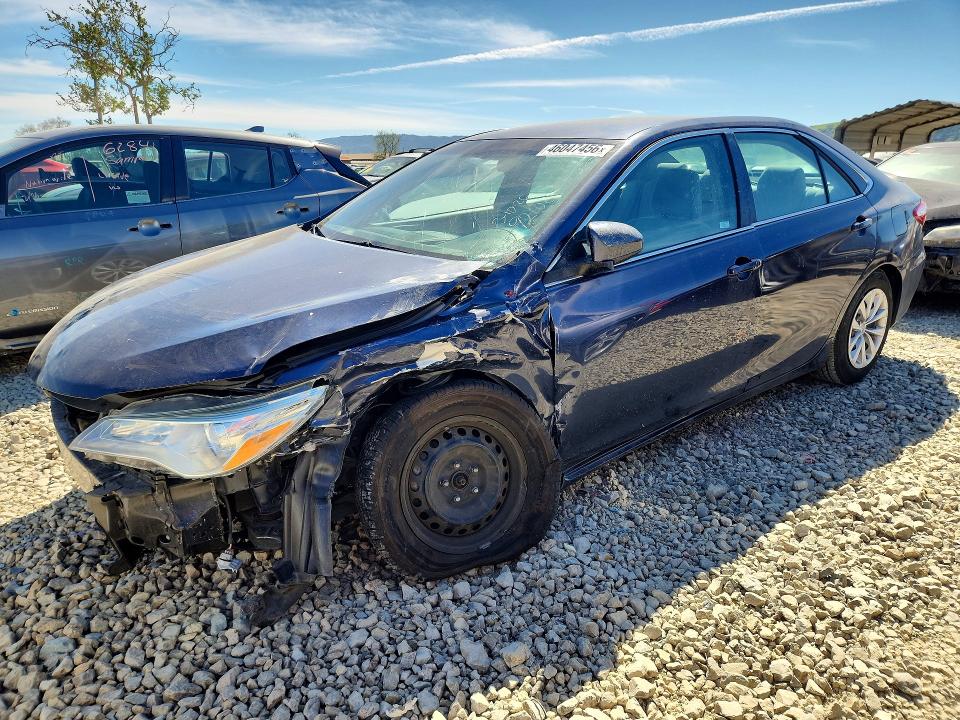 2015 TOYOTA CAMRY — VIN 4T4BF1FK5FR472705