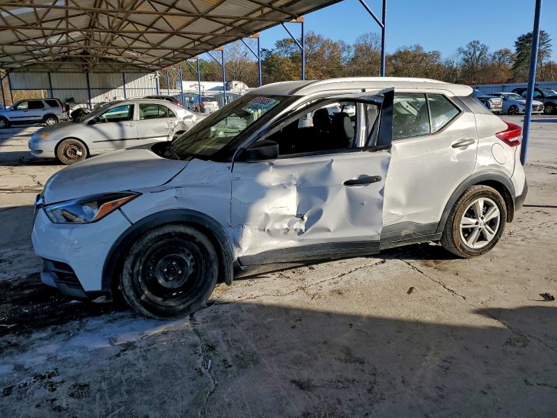 2018 NISSAN KICKS S — VIN 3N1CP5CU0JL517861