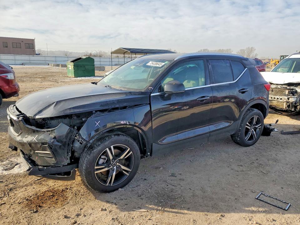 2025 VOLVO XC40 CORE — VIN YV4L12UJ9S2577638