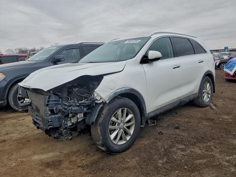 2016 KIA SORENTO LX — VIN 5XYPG4A58GG006192