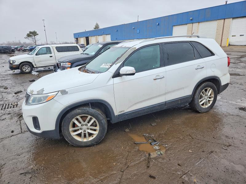 2015 KIA SORENTO LX — VIN 5XYKTDA75FG605444