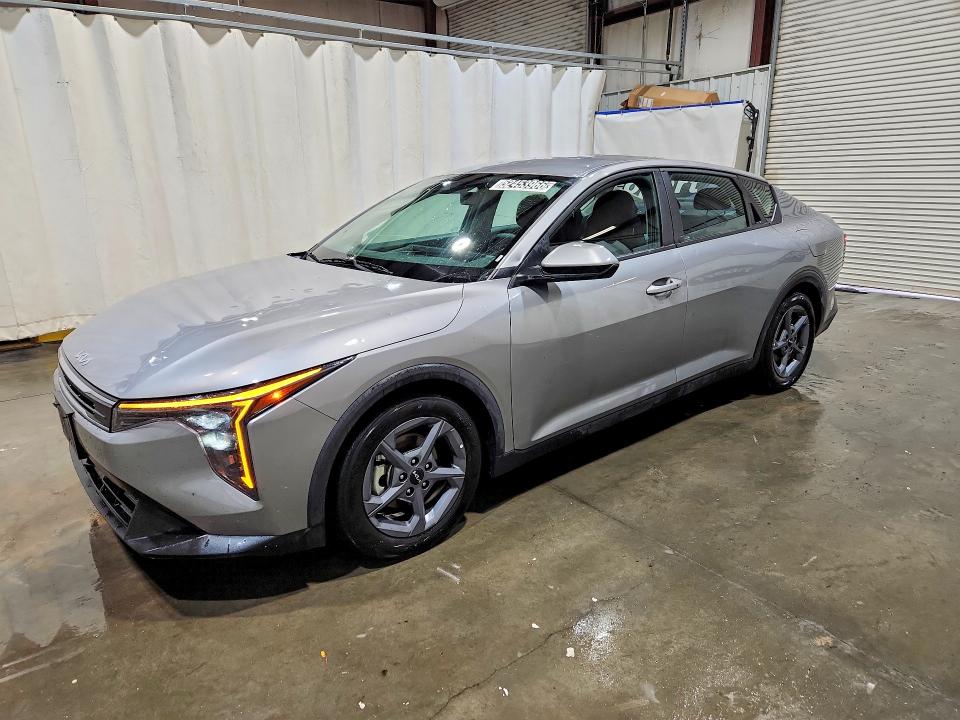 2025 KIA K4 — VIN 3KPFT4DEXSE141845