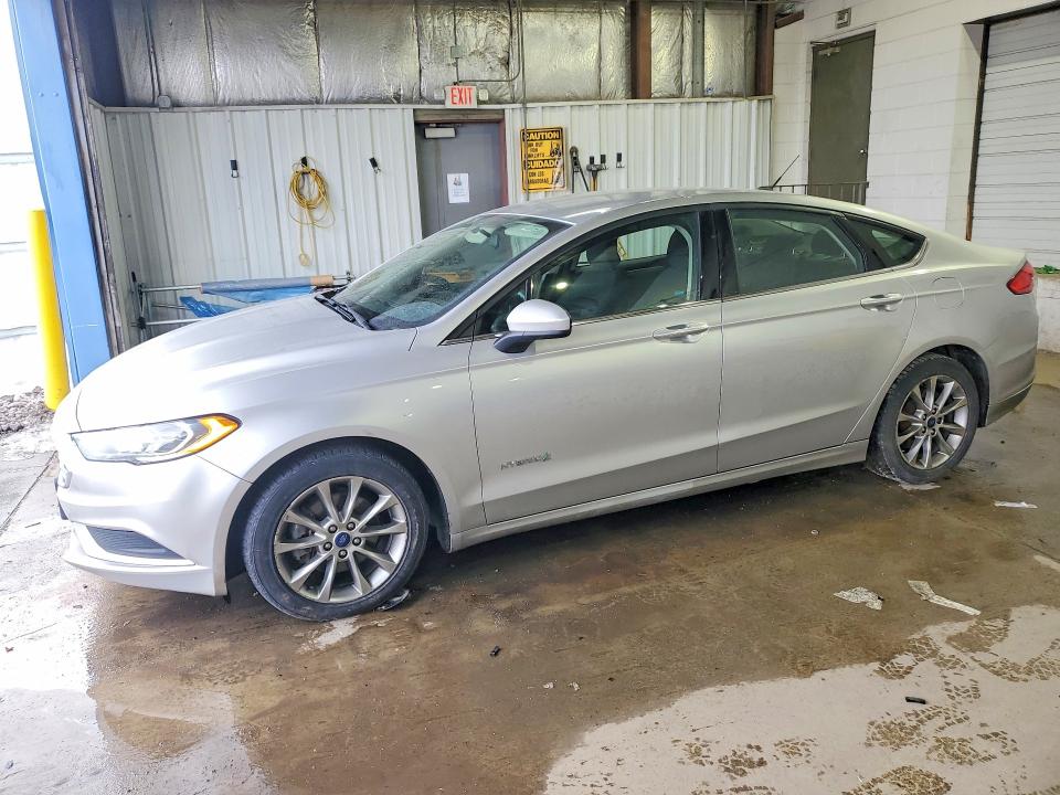 2017 FORD FUSION SE — VIN 3FA6P0LU2HR385258