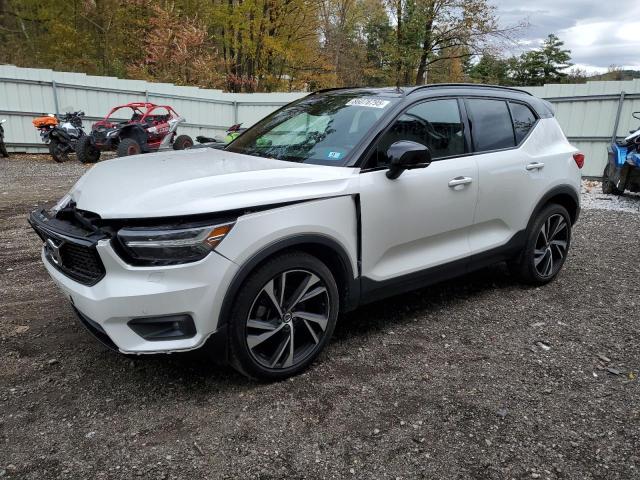 2021 VOLVO XC40 — VIN YV4162UM5M2450875