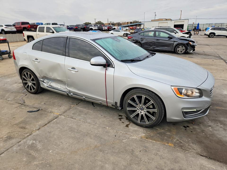 LYV402HK3JB172160
