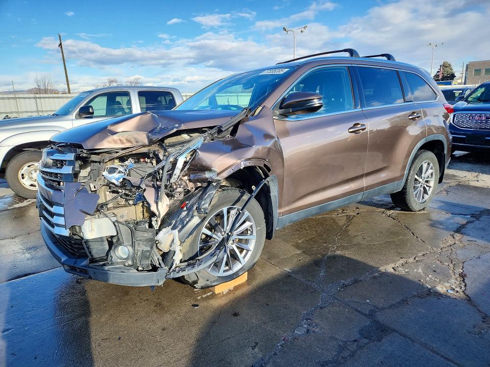 2019 TOYOTA HIGHLANDER — VIN 5TDJZRFH0KS985895