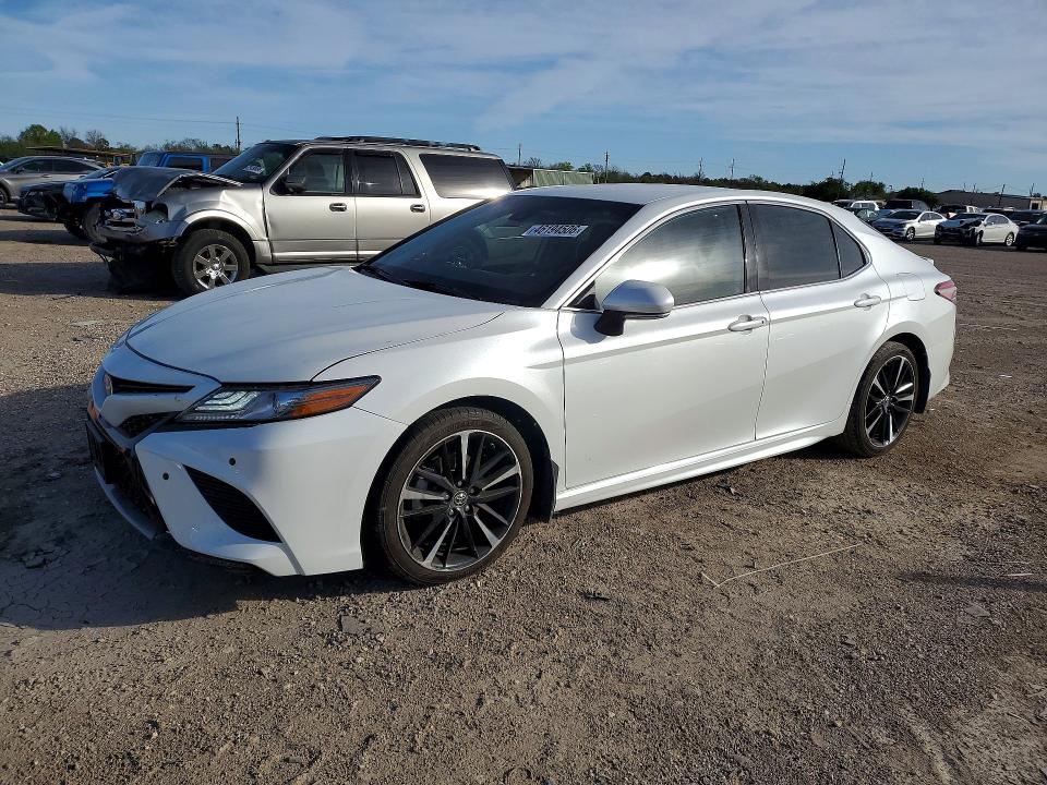 2019 TOYOTA CAMRY — VIN 4T1B61HK6KU739609