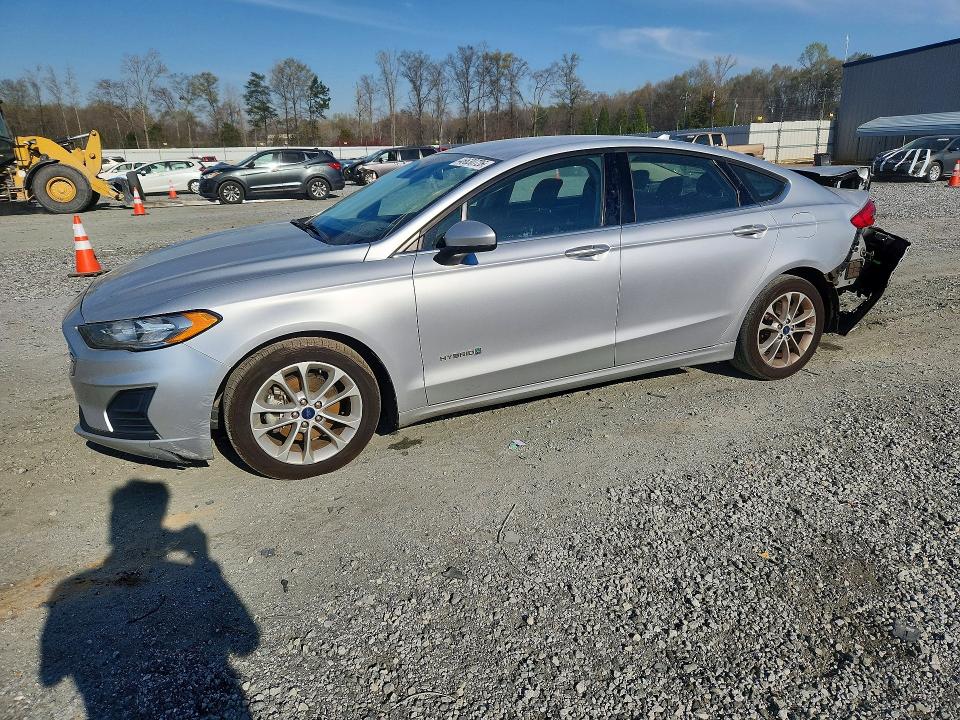 2019 FORD FUSION — VIN 3FA6P0LU5KR226175