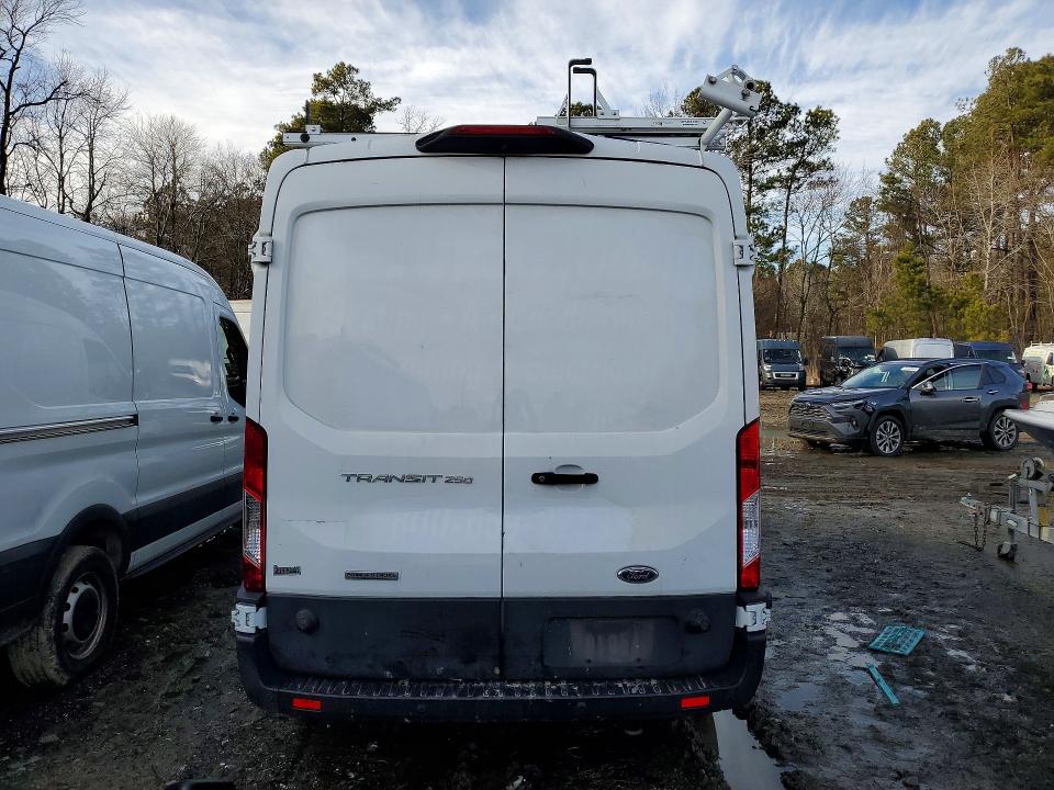 1FTYR2CV7KKA52180