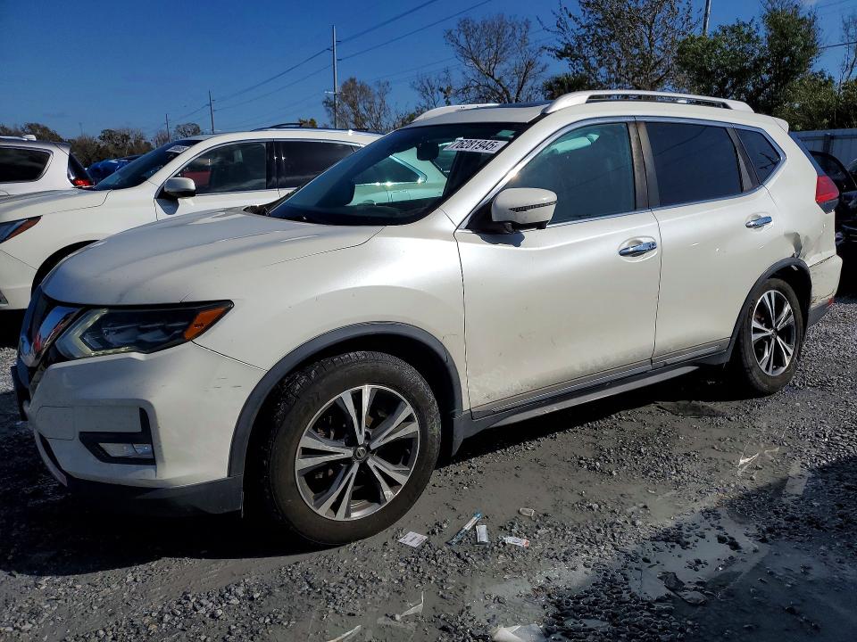 2017 NISSAN ROGUE SV — VIN 5N1AT2MV1HC866373