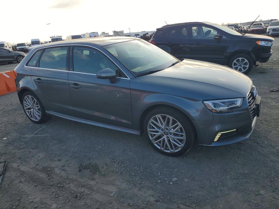 WAUSPBFF1JA055545