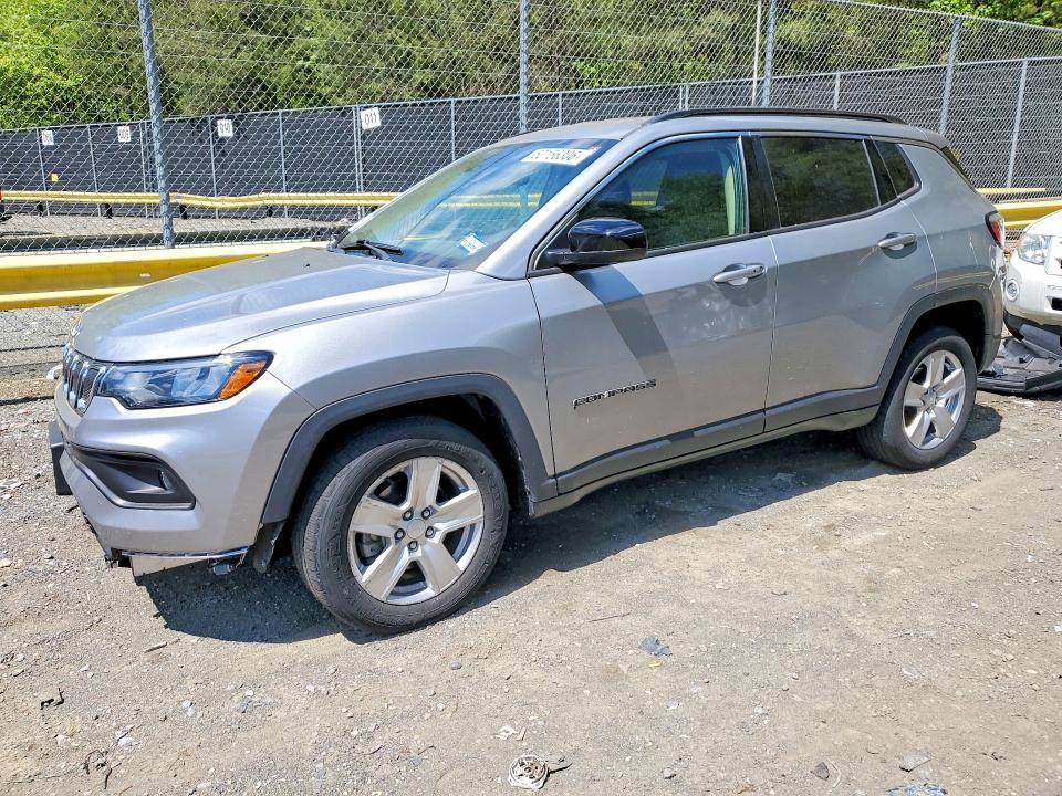 2022 JEEP COMPASS — VIN 3C4NJDBB1NT221996