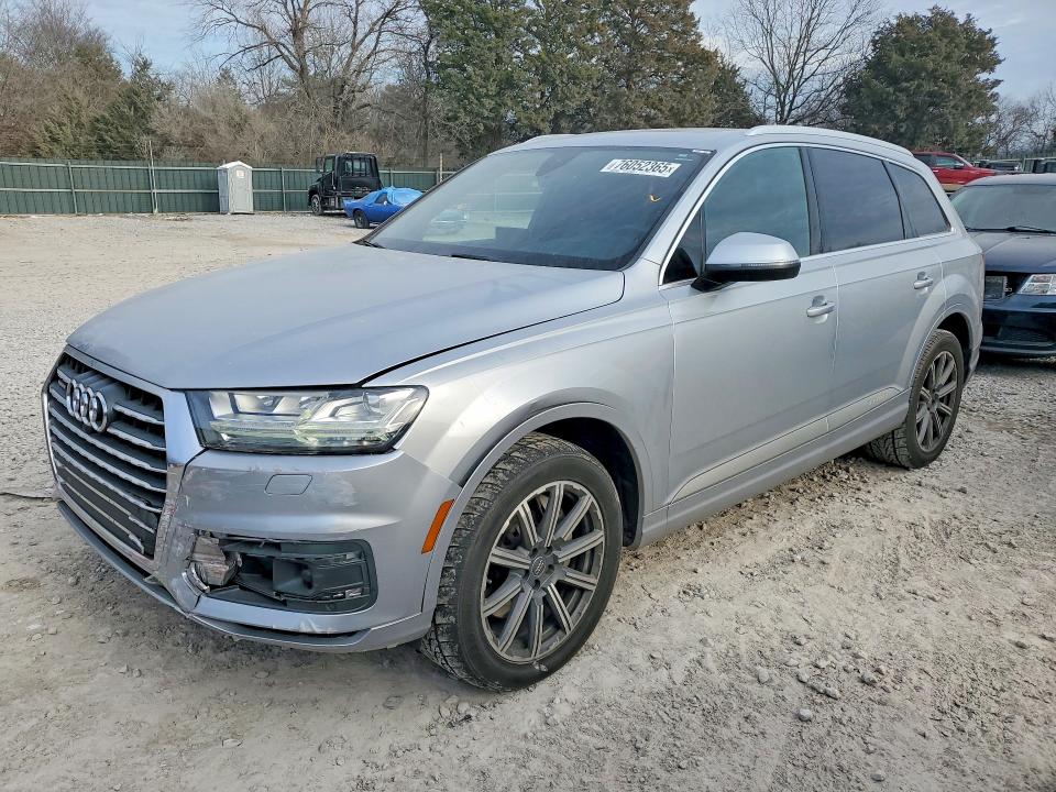 2017 AUDI Q7 — VIN WA1VAAF70HD034645