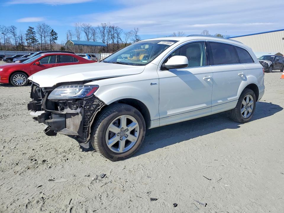 2015 AUDI Q7 — VIN WA1CGAFE3FD023348