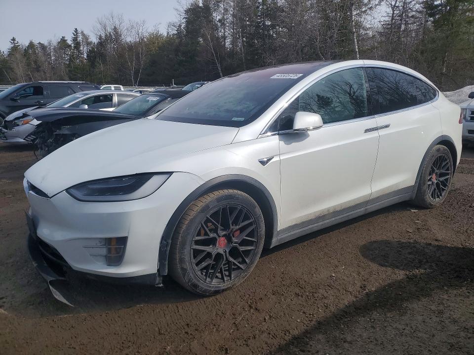 2018 TESLA MODEL X — VIN 5YJXCBE28JF119736