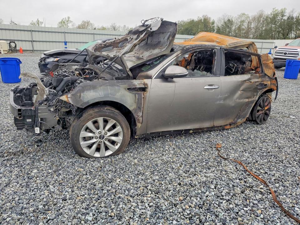 2016 KIA OPTIMA — VIN 5XXGU4L32GG040301