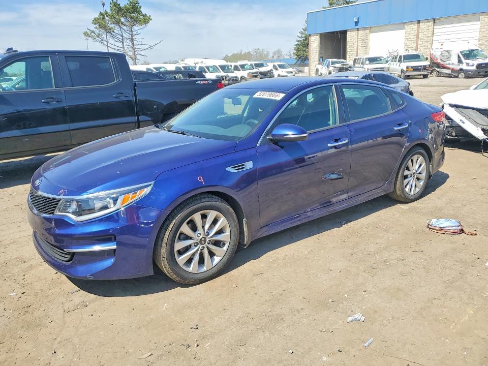 2018 KIA OPTIMA — VIN 5XXGT4L30JG274124