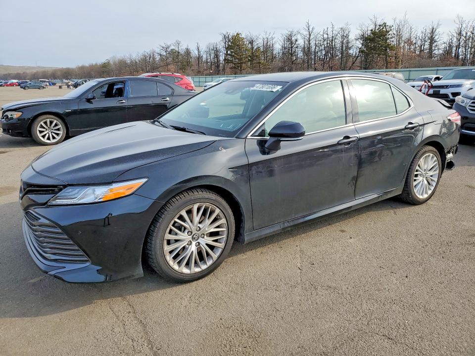 2018 TOYOTA CAMRY — VIN 4T1B11HK6JU506973