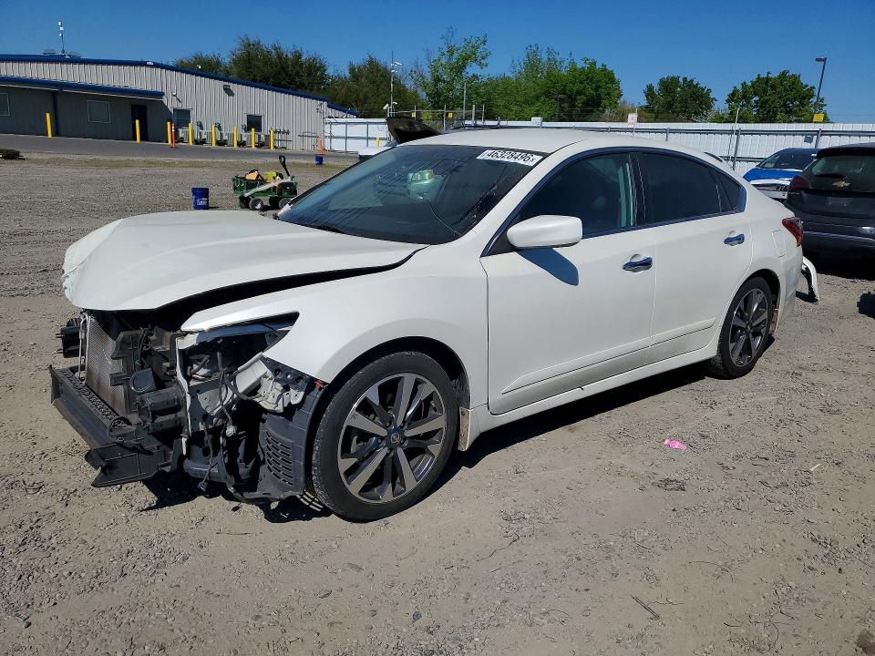 2017 NISSAN ALTIMA — VIN 1N4AL3AP3HC275192