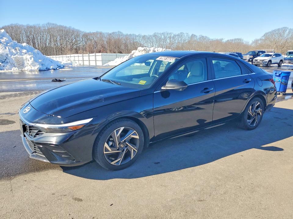 2024 HYUNDAI ELANTRA — VIN KMHLP4DG0RU799030