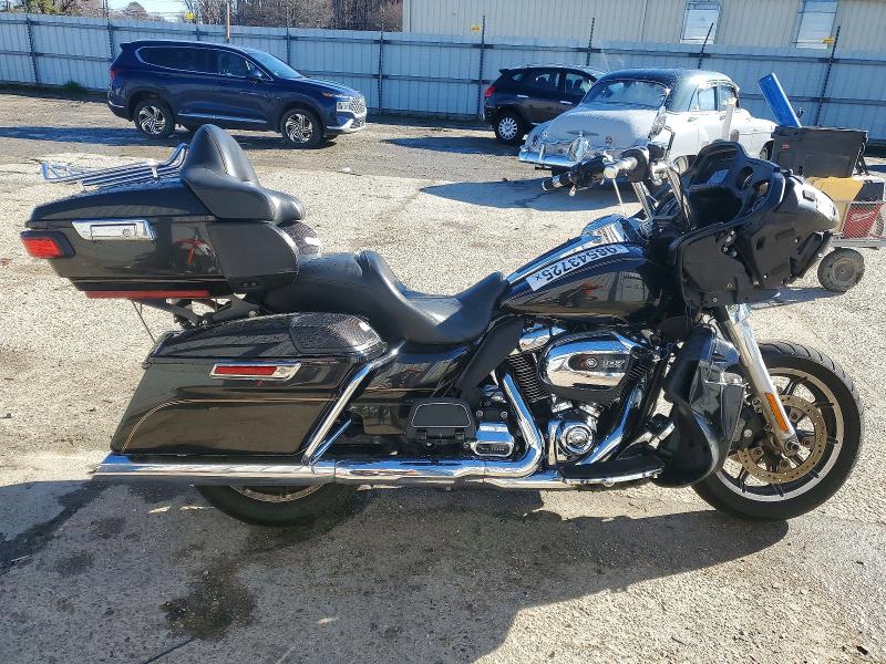 2017 HARLEY-DAVIDSON FLTRU — VIN 1HD1KGD12HB643667