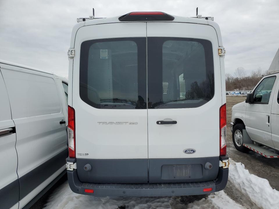 1FTYR2CM3JKB12672